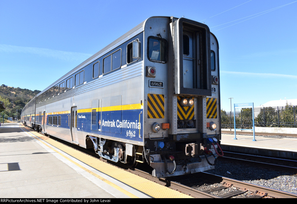 Amtrak CC Train # 532 arriving into MTZ Station